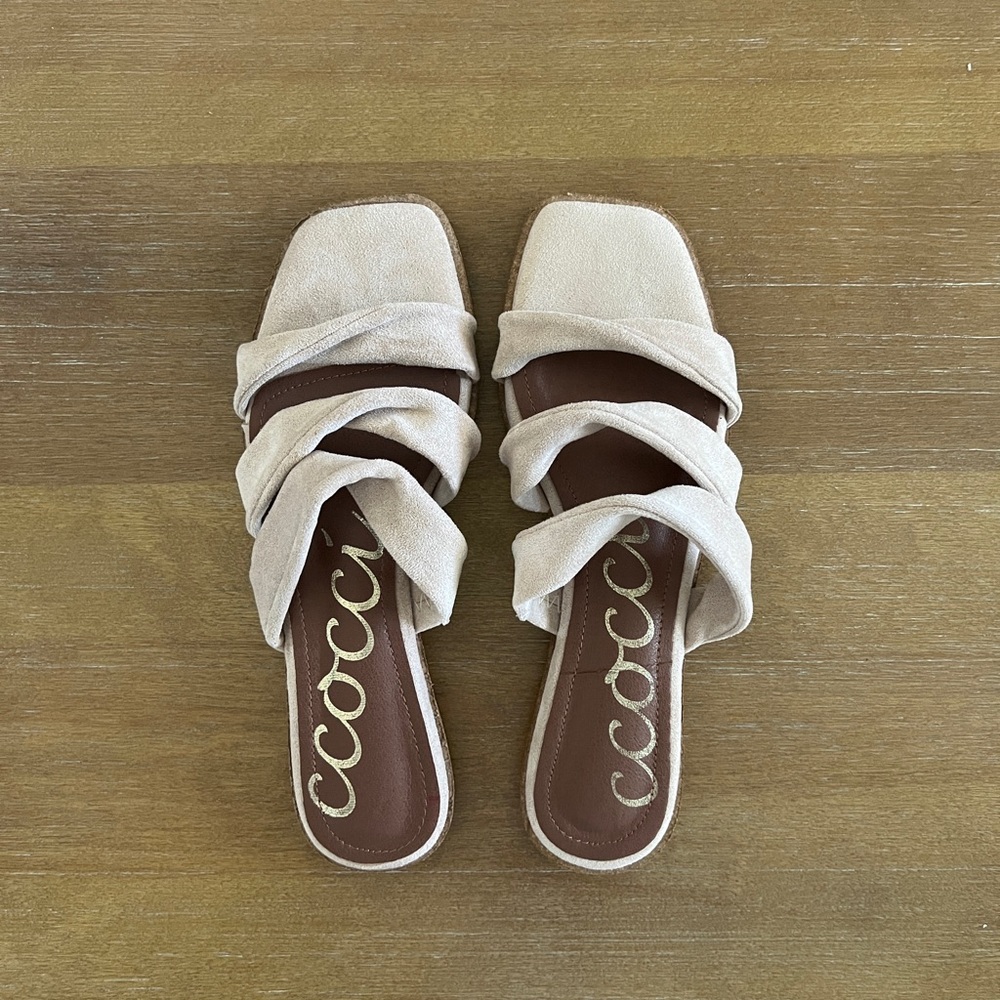 Tan Suede Flat sandals 6/5